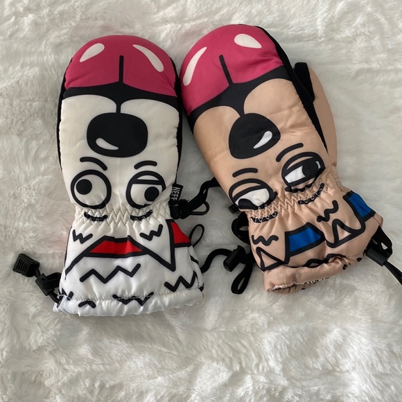 NEFF Mittens - Picture 2 of 10